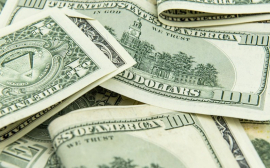 Экономист Хазин назвал условие запрета для хождения доллара в России