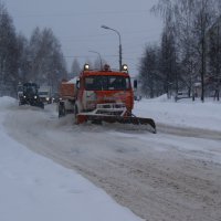 Более 200 спецмашин очищали Самару от снега в праздники